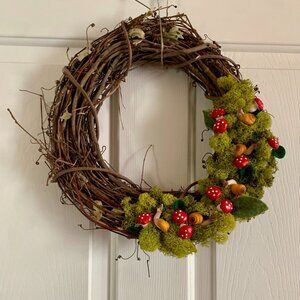 Helicidae Grapevine Wreath Garden Snail, Moss & Mushrooms Felt Leaves Door Decor